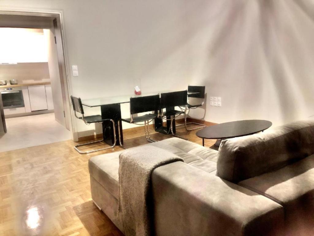 Economy Shared Apartment B In Central Atene Esterno foto